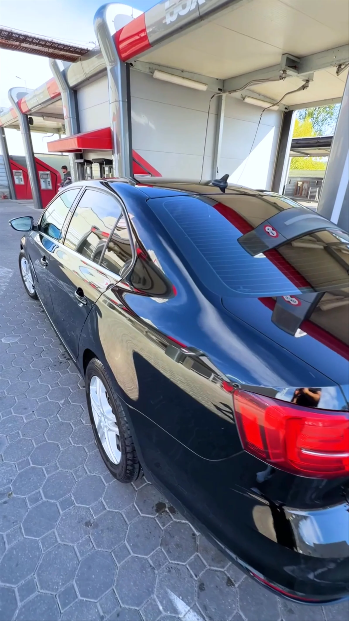 Volkswagen Jetta la portalul cu perii Aquarama Stargate S10